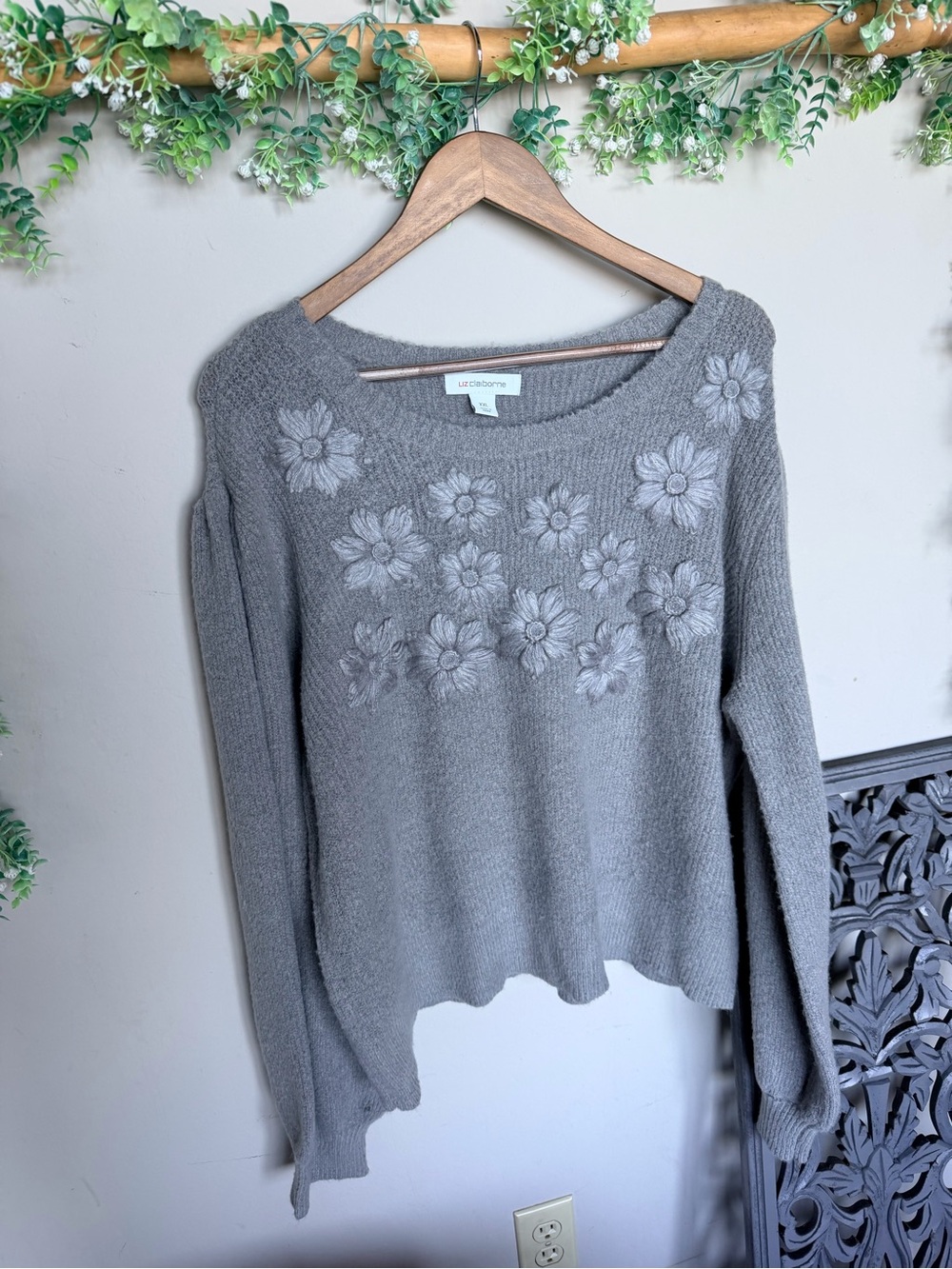 Liz Claiborne Gray Floral-Embroidered Sweater